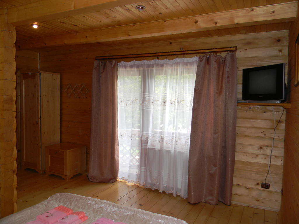 Guсulka Ksenia Villa Kosiv Oda fotoğraf